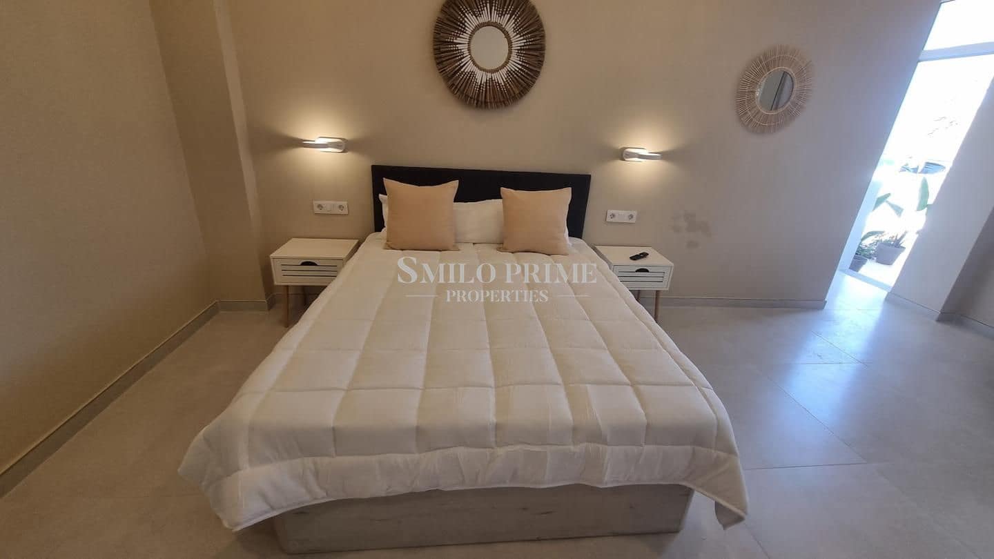 Leilighet til salgs i Costa del Silencio med svømmebasseng - € 200 000 (Ref: 9566782)