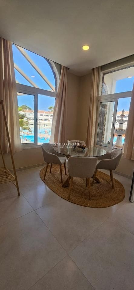 Flat for sale in Costa del Silencio with pool - € 225,000 (Ref: 9566783)