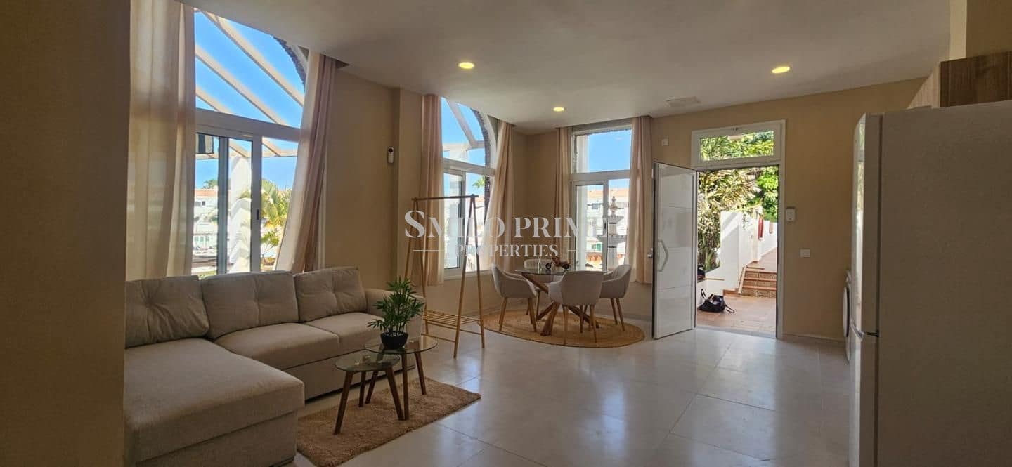 Flat for sale in Costa del Silencio with pool - € 225,000 (Ref: 9566783)