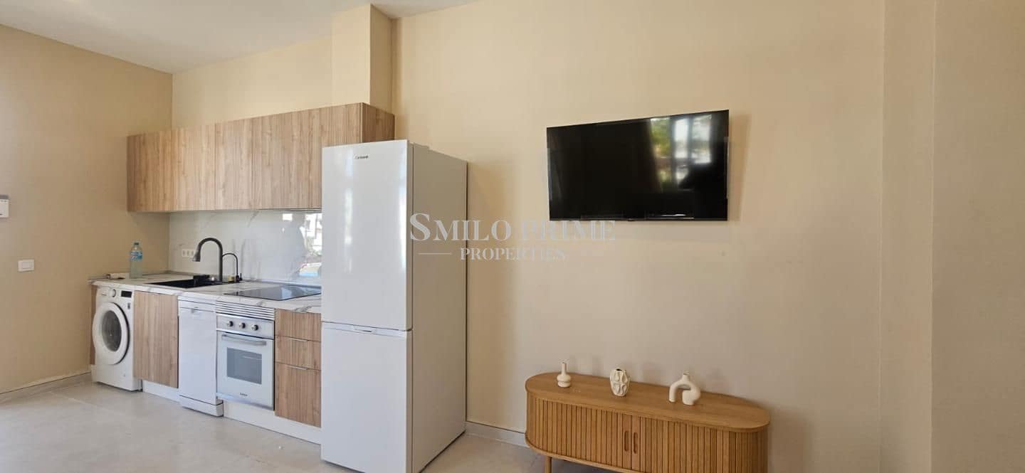 Flat for sale in Costa del Silencio with pool - € 225,000 (Ref: 9566783)
