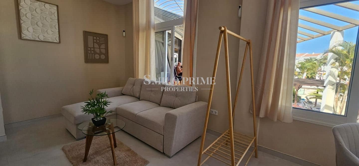 Flat for sale in Costa del Silencio with pool - € 225,000 (Ref: 9566783)
