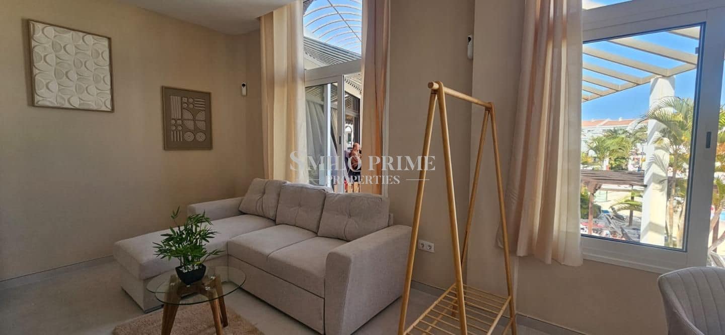 Flat for sale in Costa del Silencio with pool - € 225,000 (Ref: 9566783)