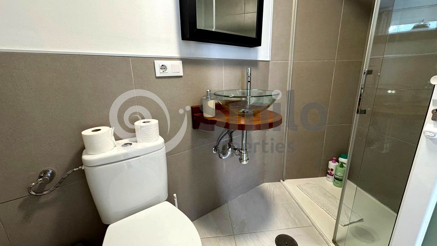 Bungalow de 3 habitaciones en Arona en venta con piscina - 450.000 € (Ref: 9572186)