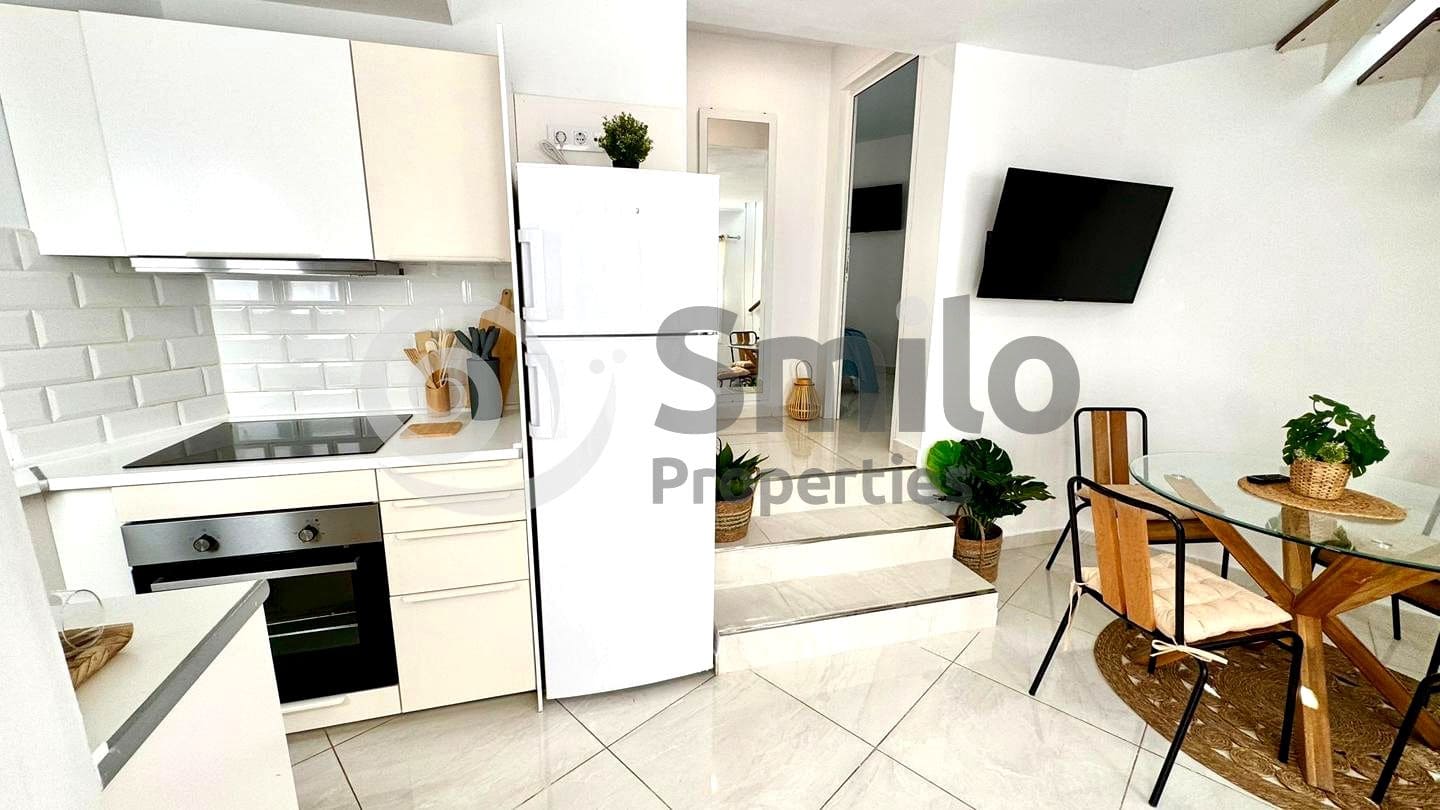 Bungalow de 3 habitaciones en Arona en venta con piscina - 450.000 € (Ref: 9572186)