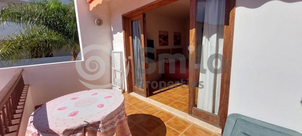 Asunto myytävänä paikassa Adeje mukana uima-altaan 
autotalli - 245 000 € (Ref: 9614485)