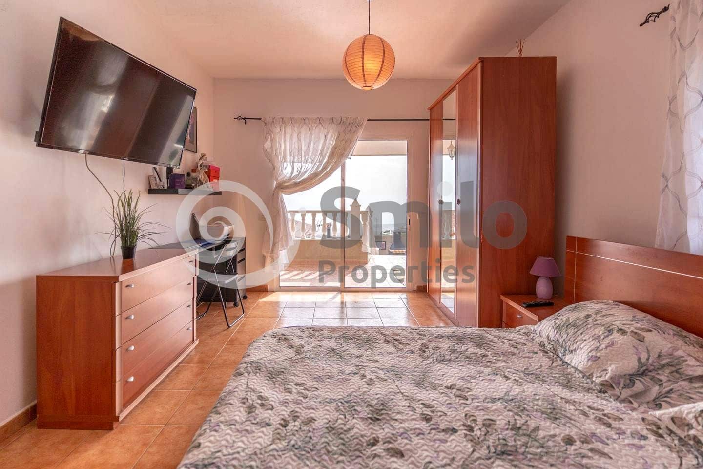 6 makuuhuone Huvila myytävänä paikassa Candelaria mukana uima-altaan 
autotalli - 840 000 € (Ref: 9626935)