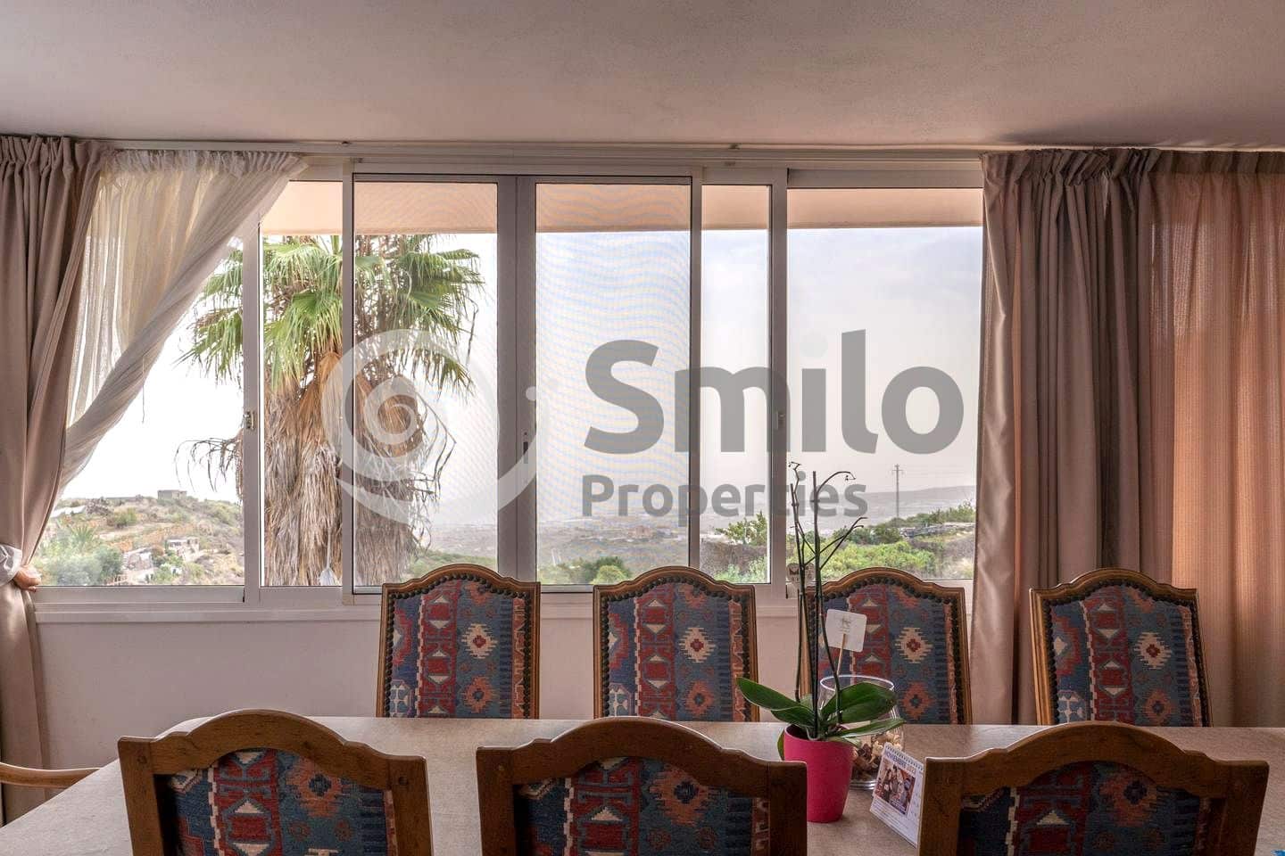 6 makuuhuone Huvila myytävänä paikassa Candelaria mukana uima-altaan 
autotalli - 840 000 € (Ref: 9626935)