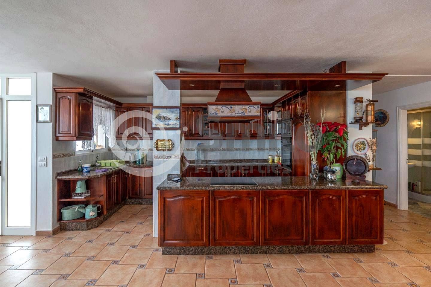 6 makuuhuone Huvila myytävänä paikassa Candelaria mukana uima-altaan 
autotalli - 840 000 € (Ref: 9626935)