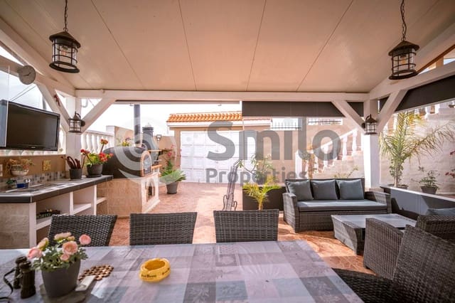 6 makuuhuone Huvila myytävänä paikassa Candelaria mukana uima-altaan 
autotalli - 840 000 € (Ref: 9626935)