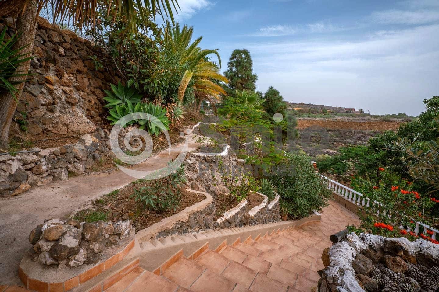 6 makuuhuone Huvila myytävänä paikassa Candelaria mukana uima-altaan 
autotalli - 840 000 € (Ref: 9626935)