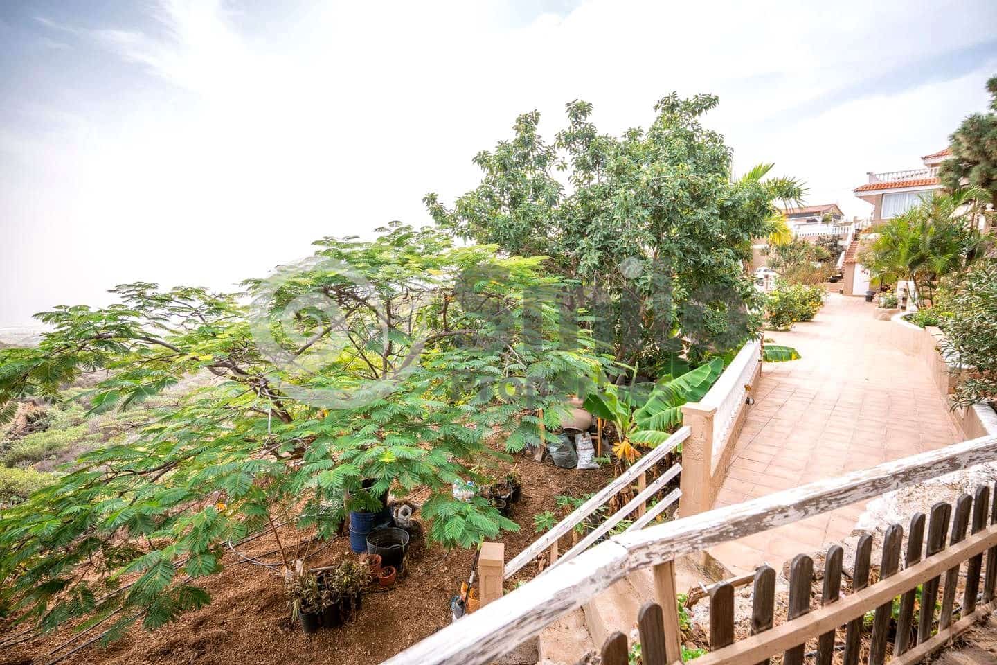 6 makuuhuone Huvila myytävänä paikassa Candelaria mukana uima-altaan 
autotalli - 840 000 € (Ref: 9626935)