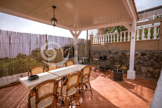 6 makuuhuone Huvila myytävänä paikassa Candelaria mukana uima-altaan 
autotalli - 840 000 € (Ref: 9626935)