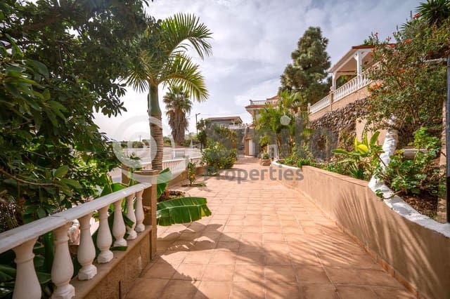 6 makuuhuone Huvila myytävänä paikassa Candelaria mukana uima-altaan 
autotalli - 840 000 € (Ref: 9626935)