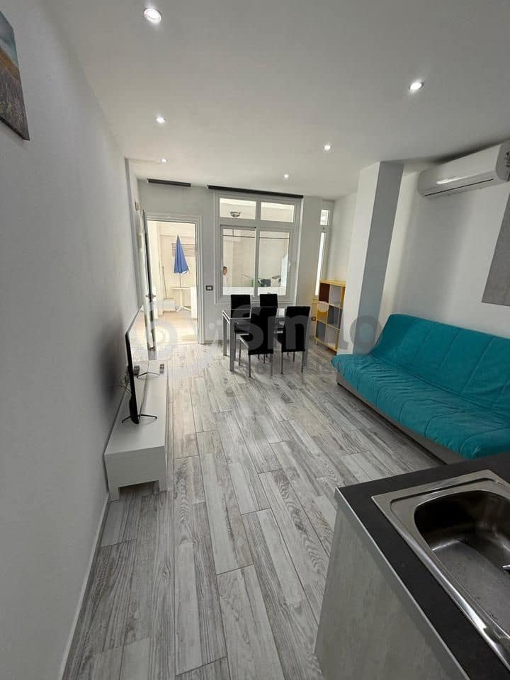 1 quarto Apartamento para venda em Adeje com piscina - 210 000 € (Ref: 9628192)