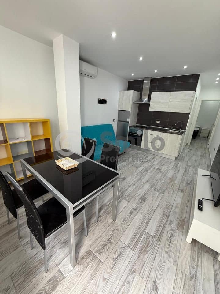 1 quarto Apartamento para venda em Adeje com piscina - 210 000 € (Ref: 9628192)