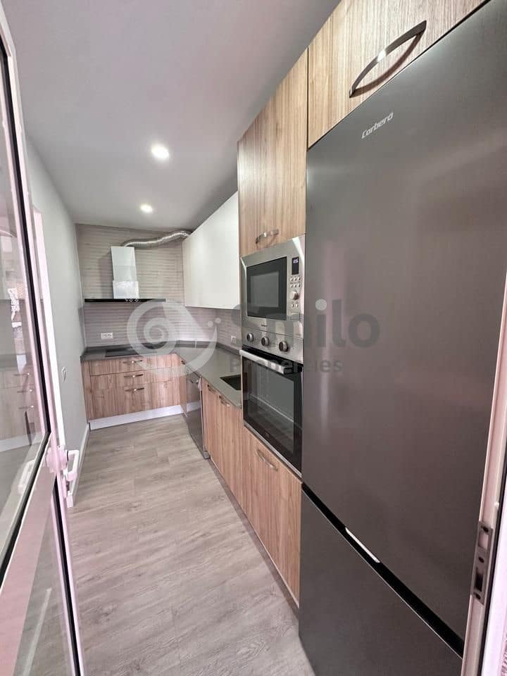 2 sovrum Lägenhet till salu i Arona med pool garage - 279 000 € (Ref: 9628193)