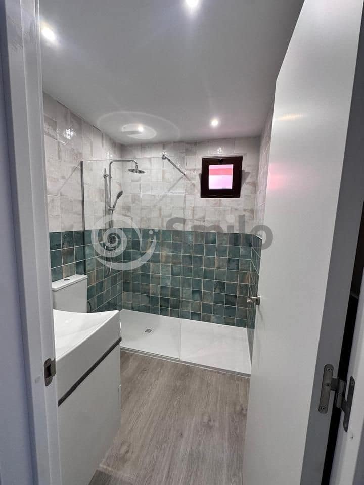 2 sovrum Lägenhet till salu i Arona med pool garage - 279 000 € (Ref: 9628193)