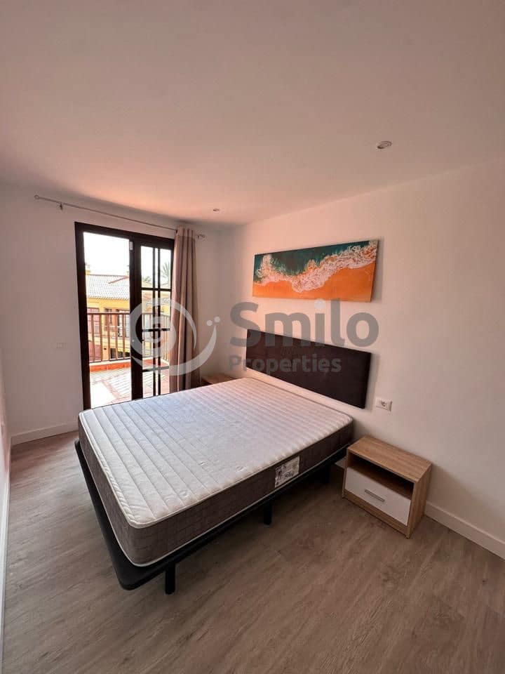 2 sovrum Lägenhet till salu i Arona med pool garage - 279 000 € (Ref: 9628193)