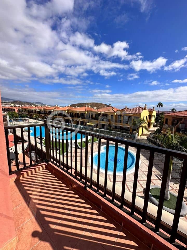 2 sovrum Lägenhet till salu i Arona med pool garage - 279 000 € (Ref: 9628193)