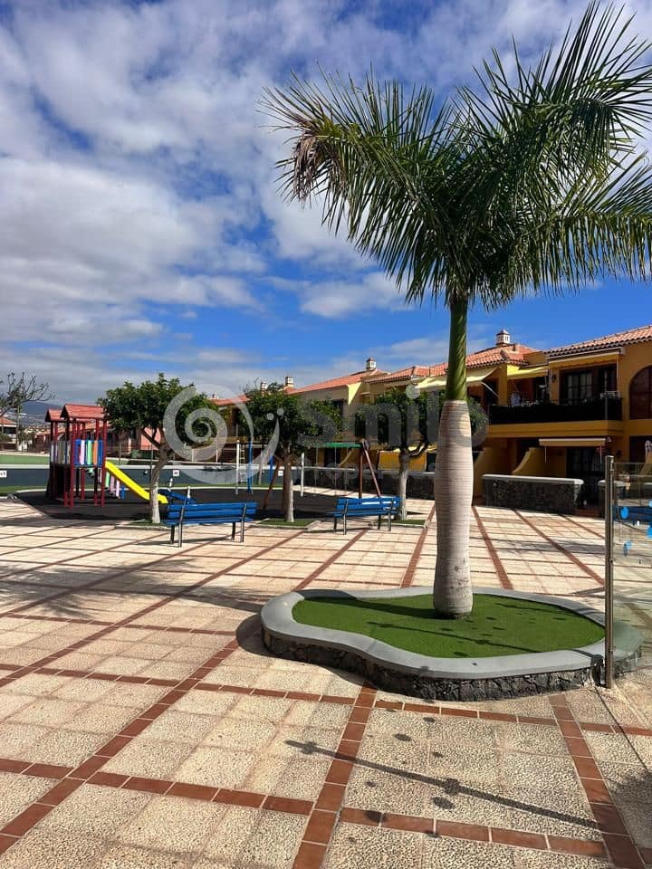 2 sovrum Lägenhet till salu i Arona med pool garage - 279 000 € (Ref: 9628193)