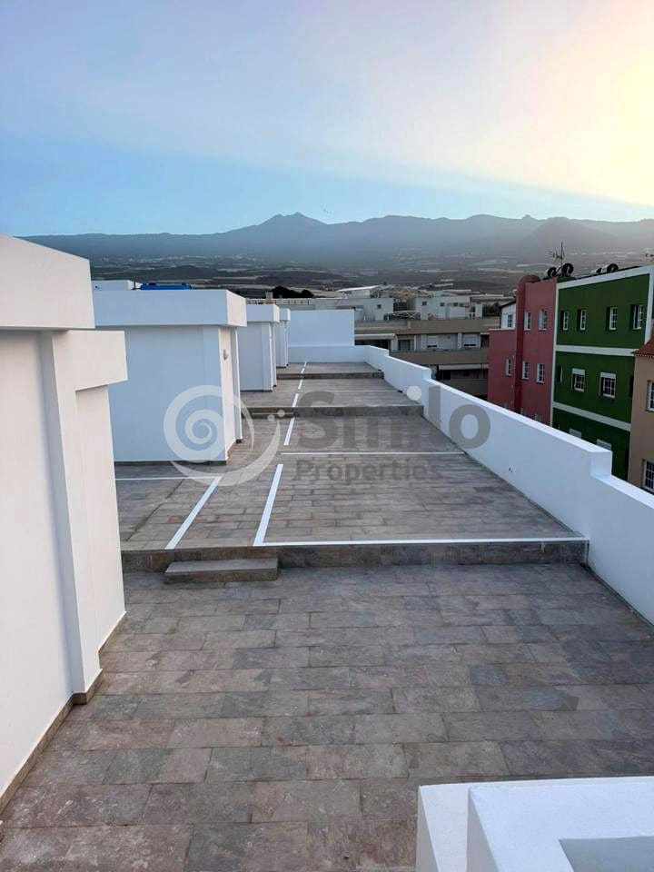 2 slaapkamer Flat te koop in Guia de Isora met zwembad garage - € 401.785 (Ref: 9635213)