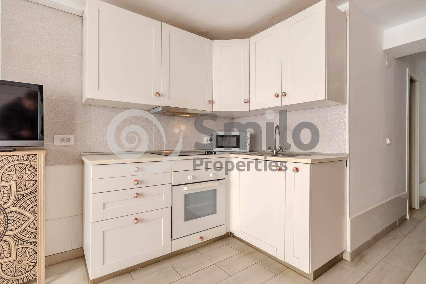 Flat te koop in Costa del Silencio met zwembad - € 139.000 (Ref: 9687671)