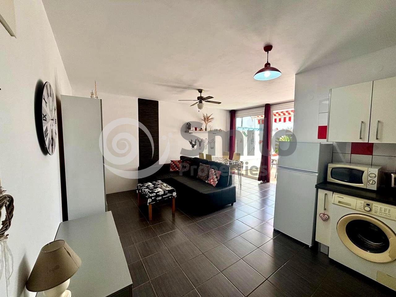 Piso de 1 habitación en Arona en venta con piscina garaje - 189.900 € (Ref: 9748430)