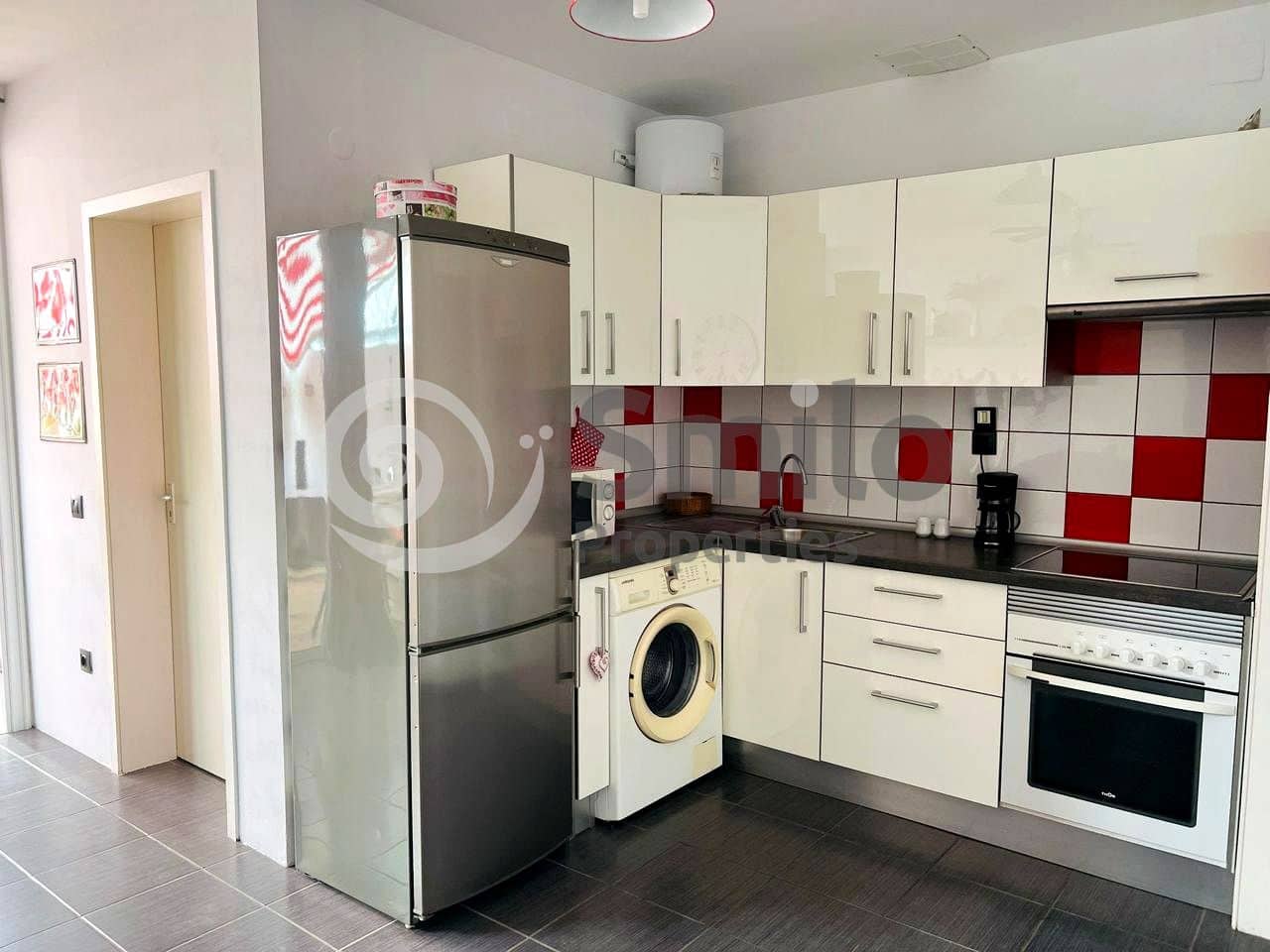 Piso de 1 habitación en Arona en venta con piscina garaje - 189.900 € (Ref: 9748430)