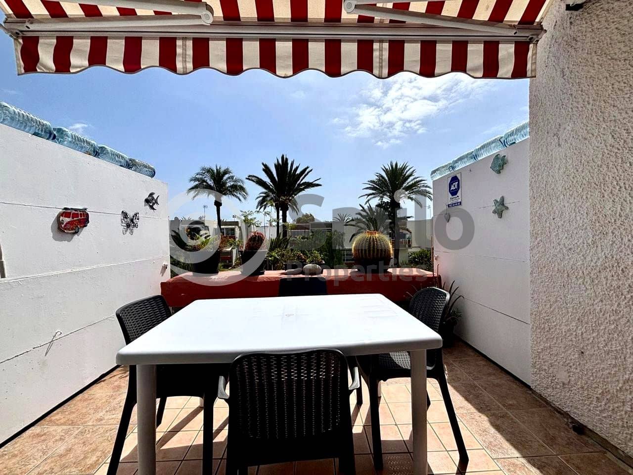 Piso de 1 habitación en Arona en venta con piscina garaje - 189.900 € (Ref: 9748430)