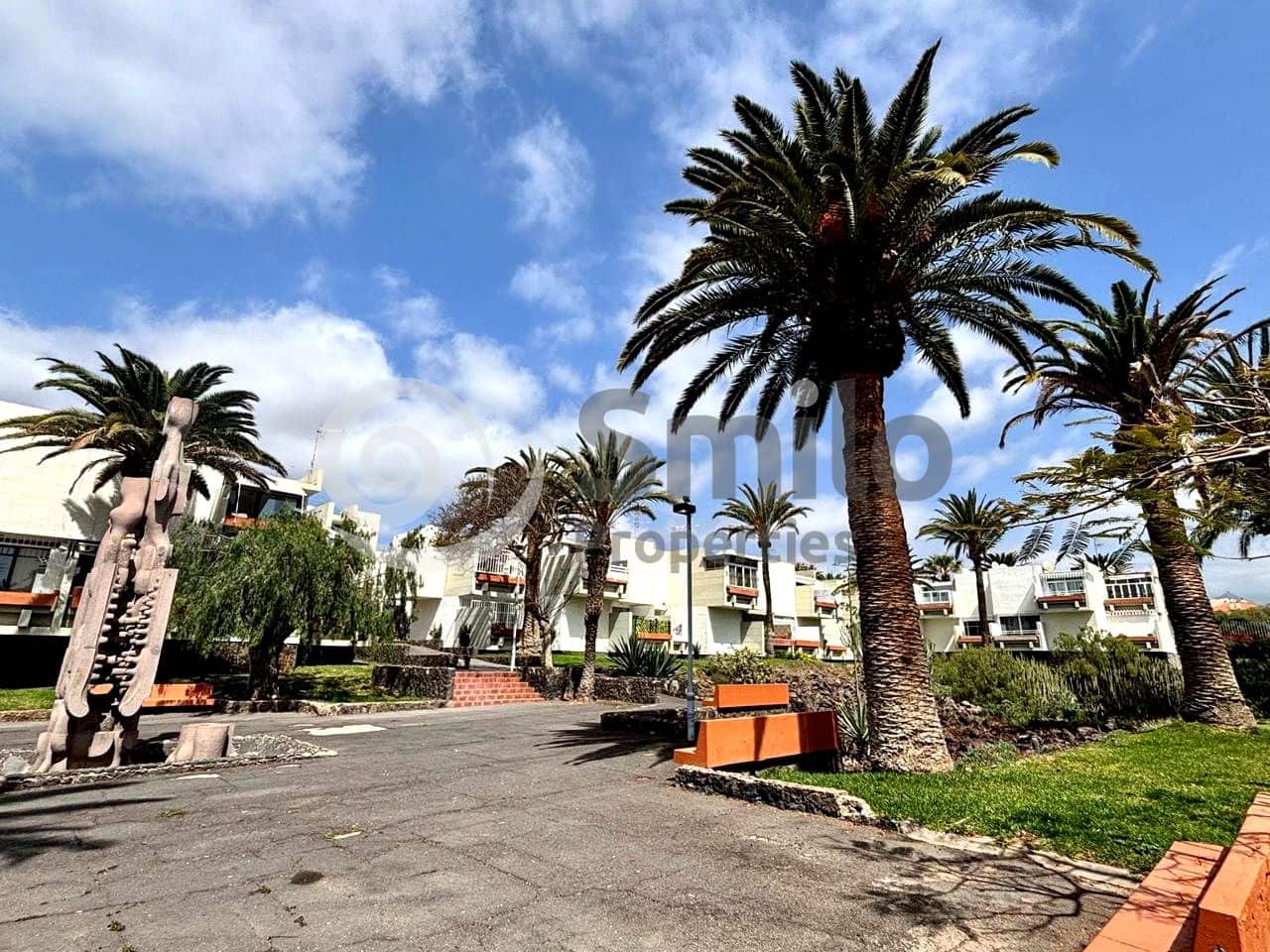 Piso de 1 habitación en Arona en venta con piscina garaje - 189.900 € (Ref: 9748430)