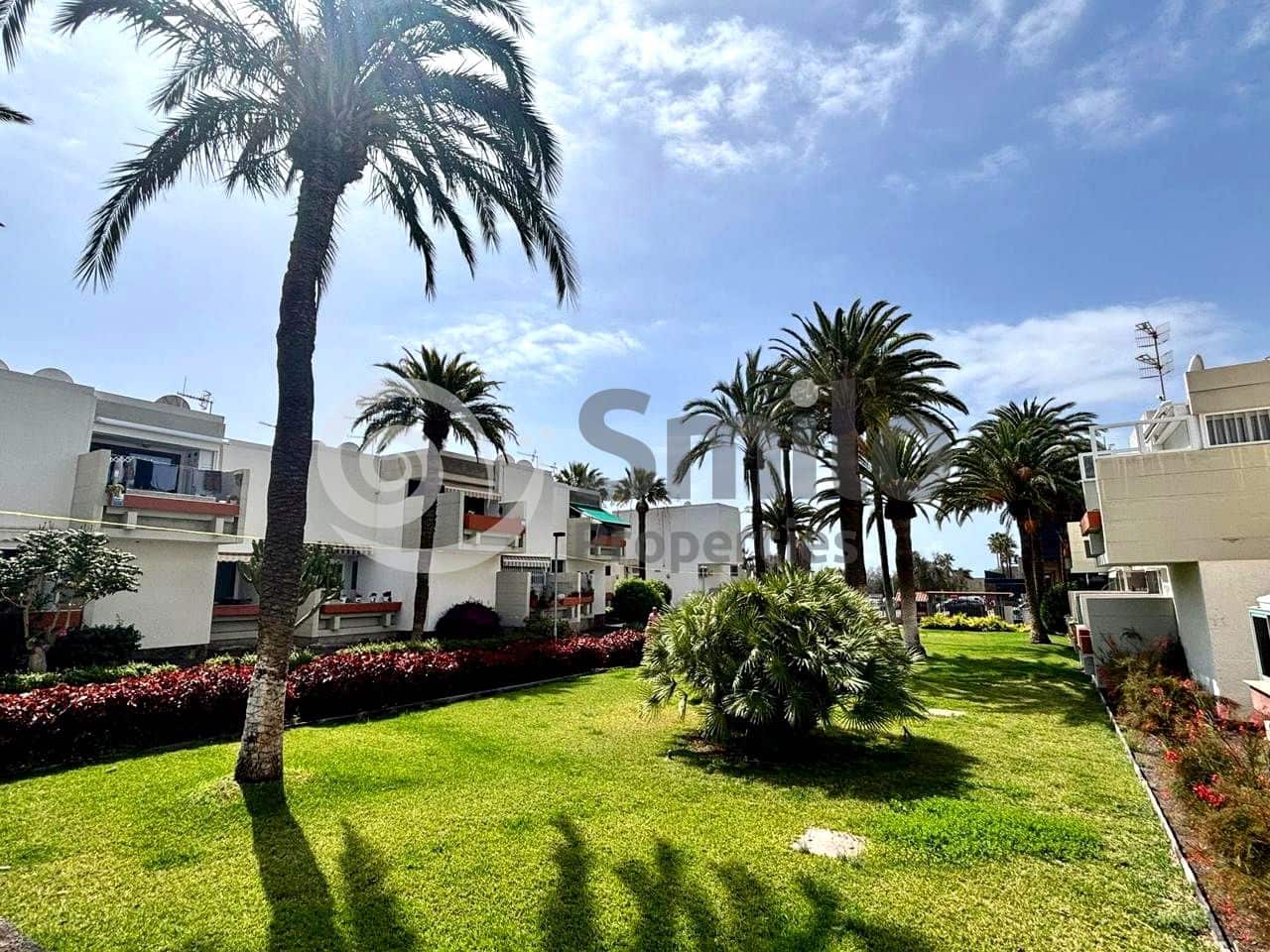 Piso de 1 habitación en Arona en venta con piscina garaje - 189.900 € (Ref: 9748430)