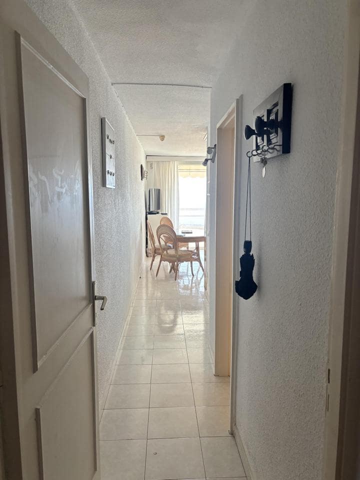 2 makuuhuone Asunto myytävänä paikassa Costa Adeje mukana uima-altaan - 360 000 € (Ref: 9807497)