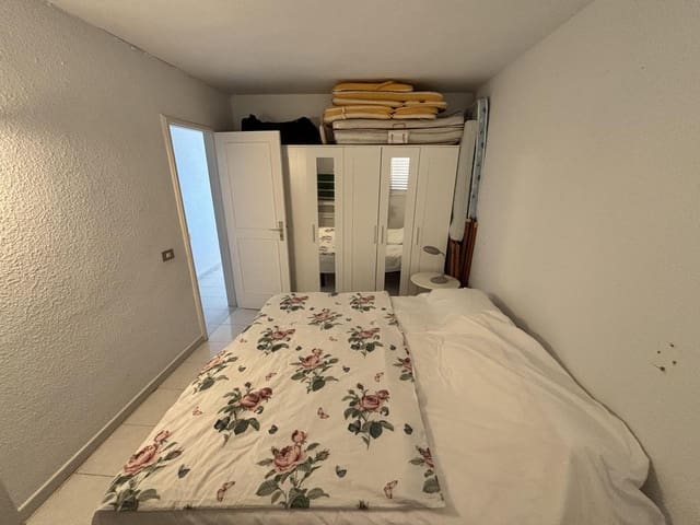 2 makuuhuone Asunto myytävänä paikassa Playa de las Américas, Adeje mukana uima-altaan - 360 000 € (Ref: 9807497)