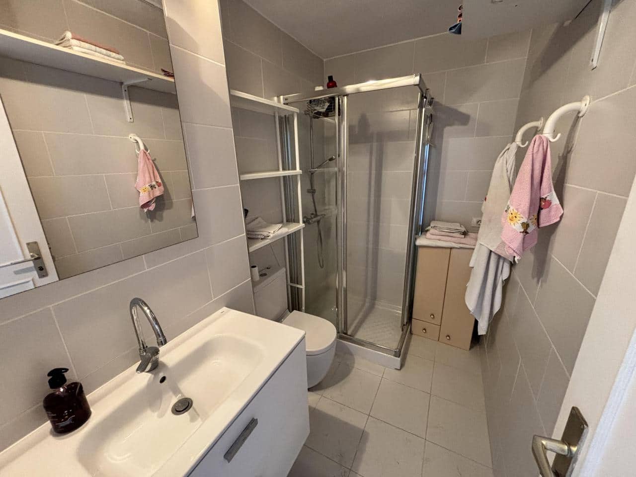 2 makuuhuone Asunto myytävänä paikassa Costa Adeje mukana uima-altaan - 360 000 € (Ref: 9807497)