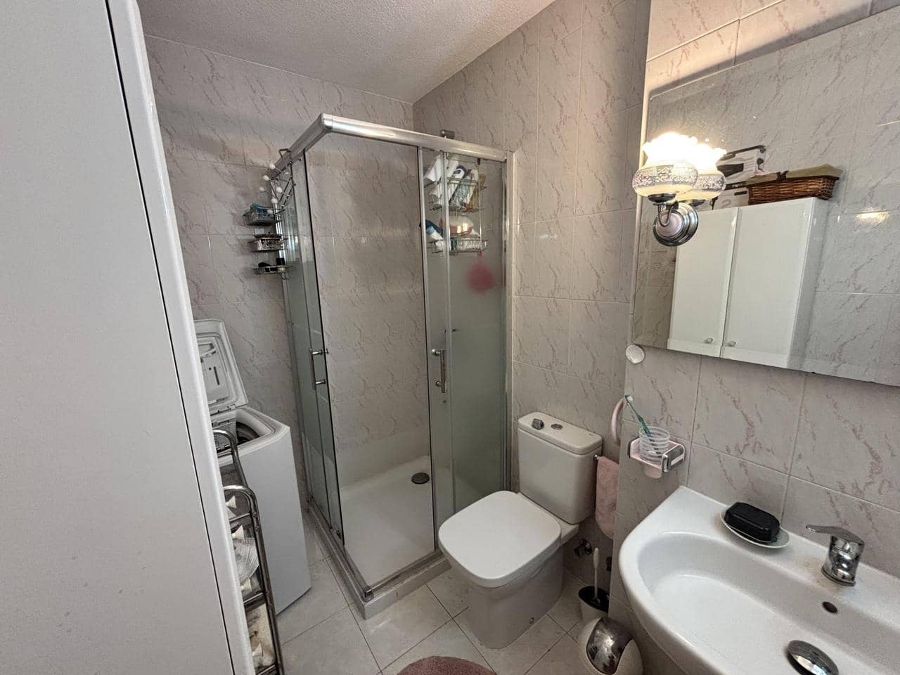 2 makuuhuone Asunto myytävänä paikassa Costa Adeje mukana uima-altaan - 360 000 € (Ref: 9807497)