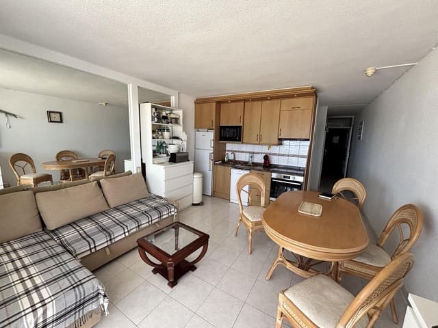 2 makuuhuone Asunto myytävänä paikassa Playa de las Américas, Adeje mukana uima-altaan - 360 000 € (Ref: 9807497)