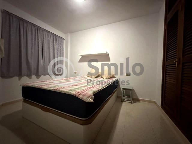 1 quarto Apartamento para arrendar em Los Cristianos, Arona - 1 500 € (Ref: 9809844)