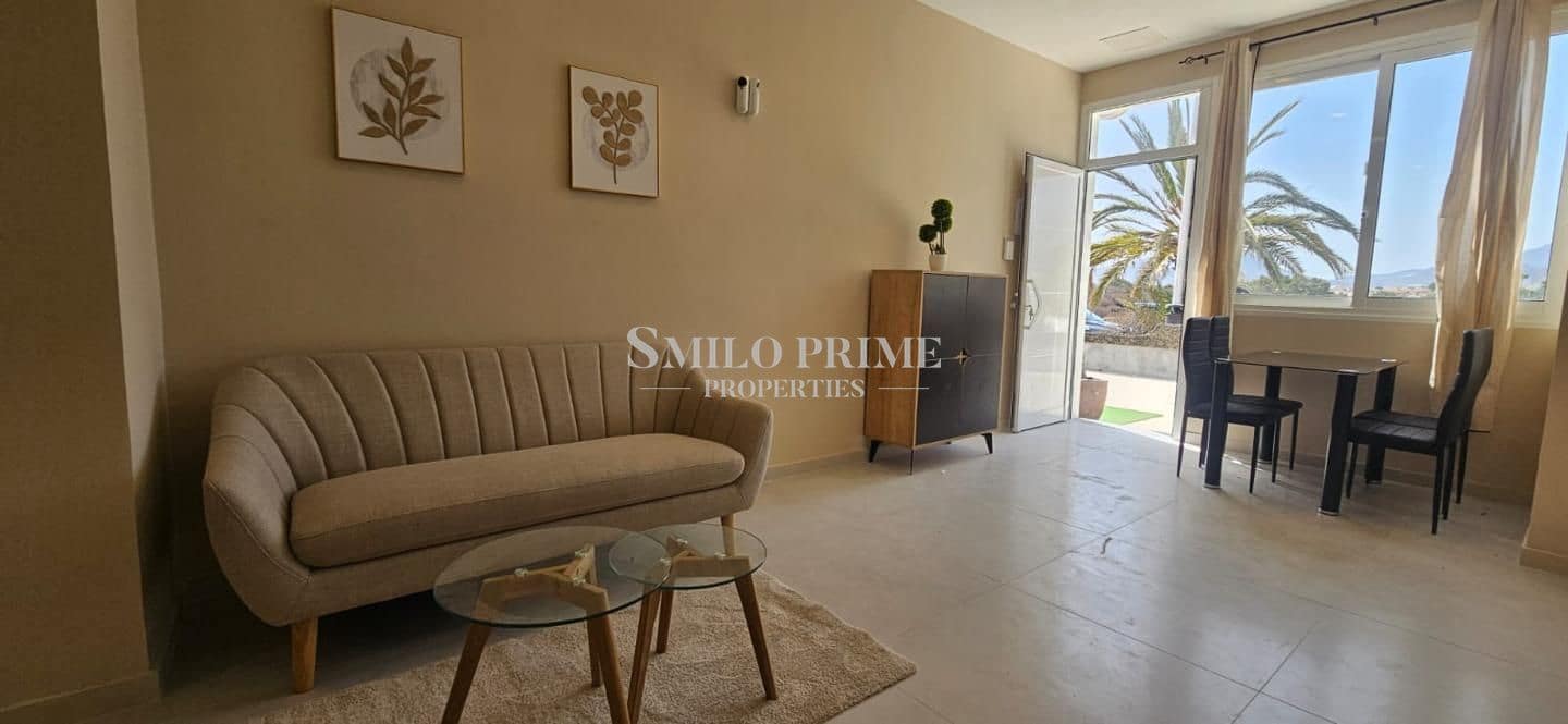 Flat for sale in Costa del Silencio with pool - € 199,000 (Ref: 9810420)