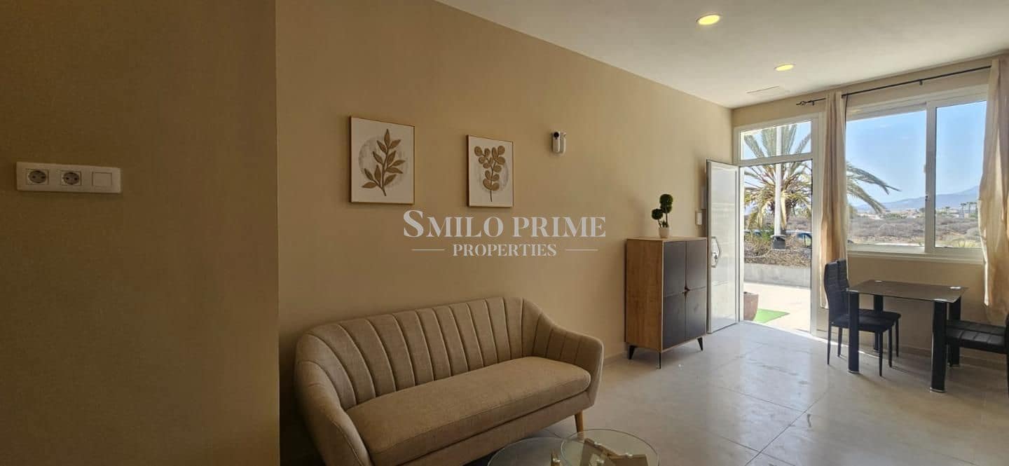 Flat for sale in Costa del Silencio with pool - € 199,000 (Ref: 9810420)