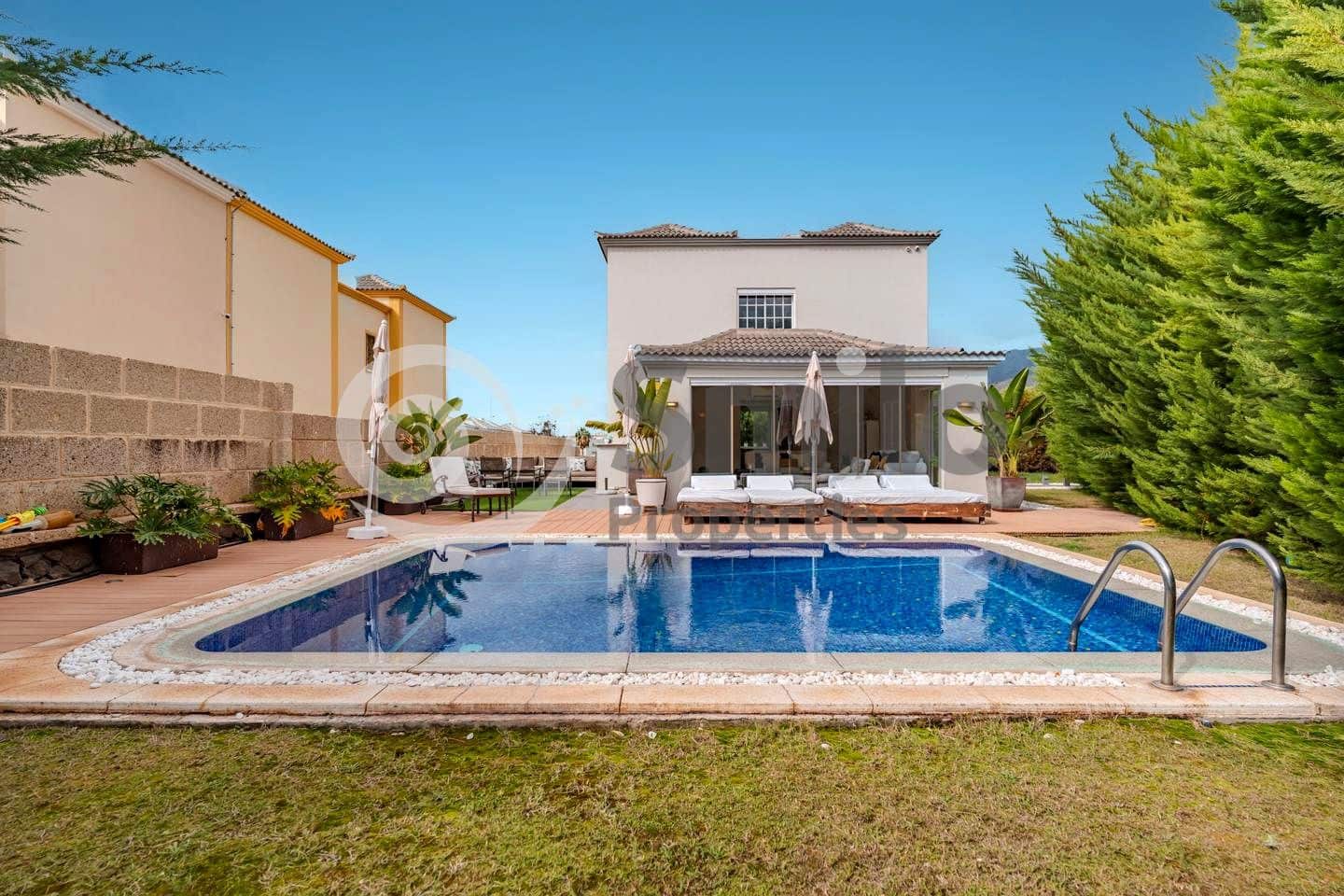 4 Zimmer Villa zu verkaufen in Costa Adeje mit Pool Garage - 1.499.000 € (Ref: 9812467)