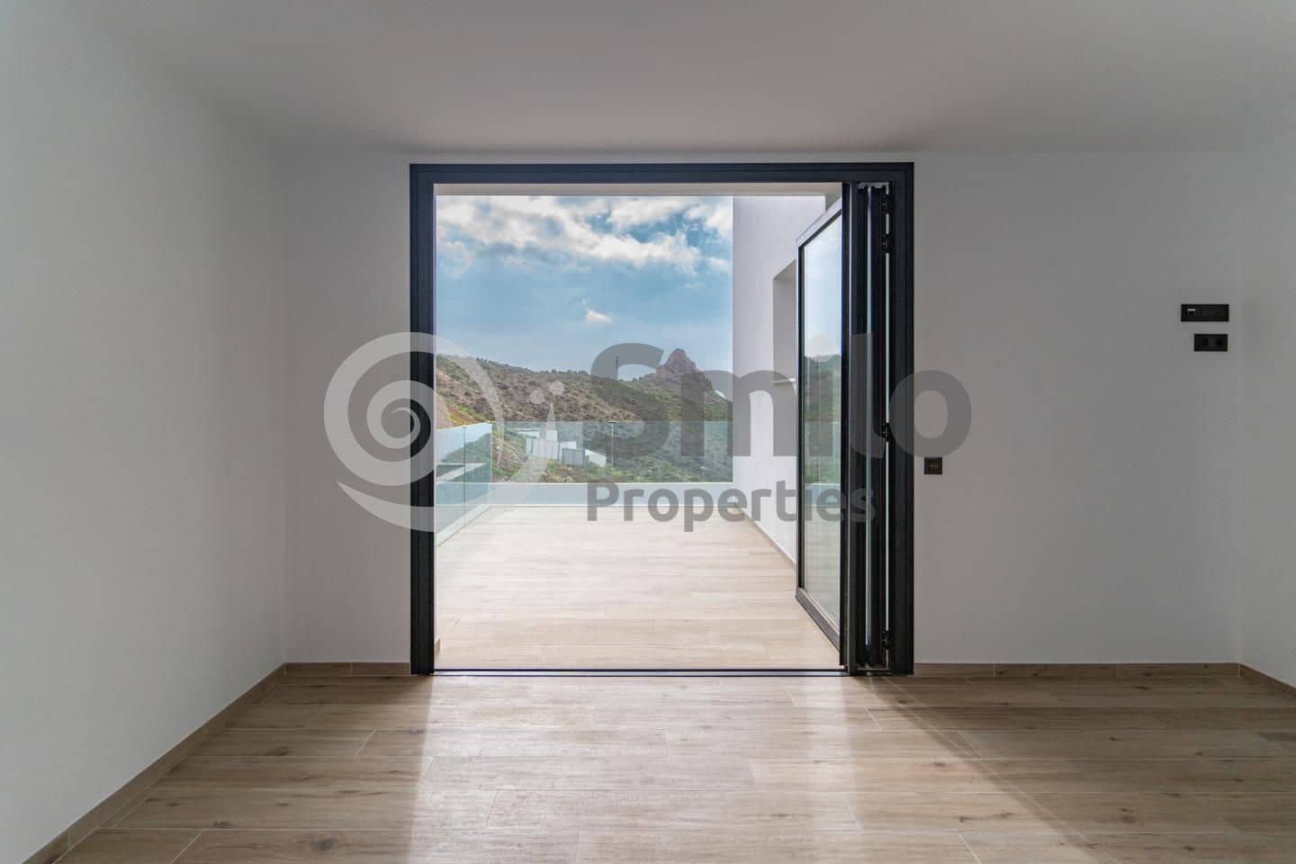 4 chambre Villa/Maison à vendre à Adeje avec piscine garage - 1 950 000 € (Ref: 9816201)