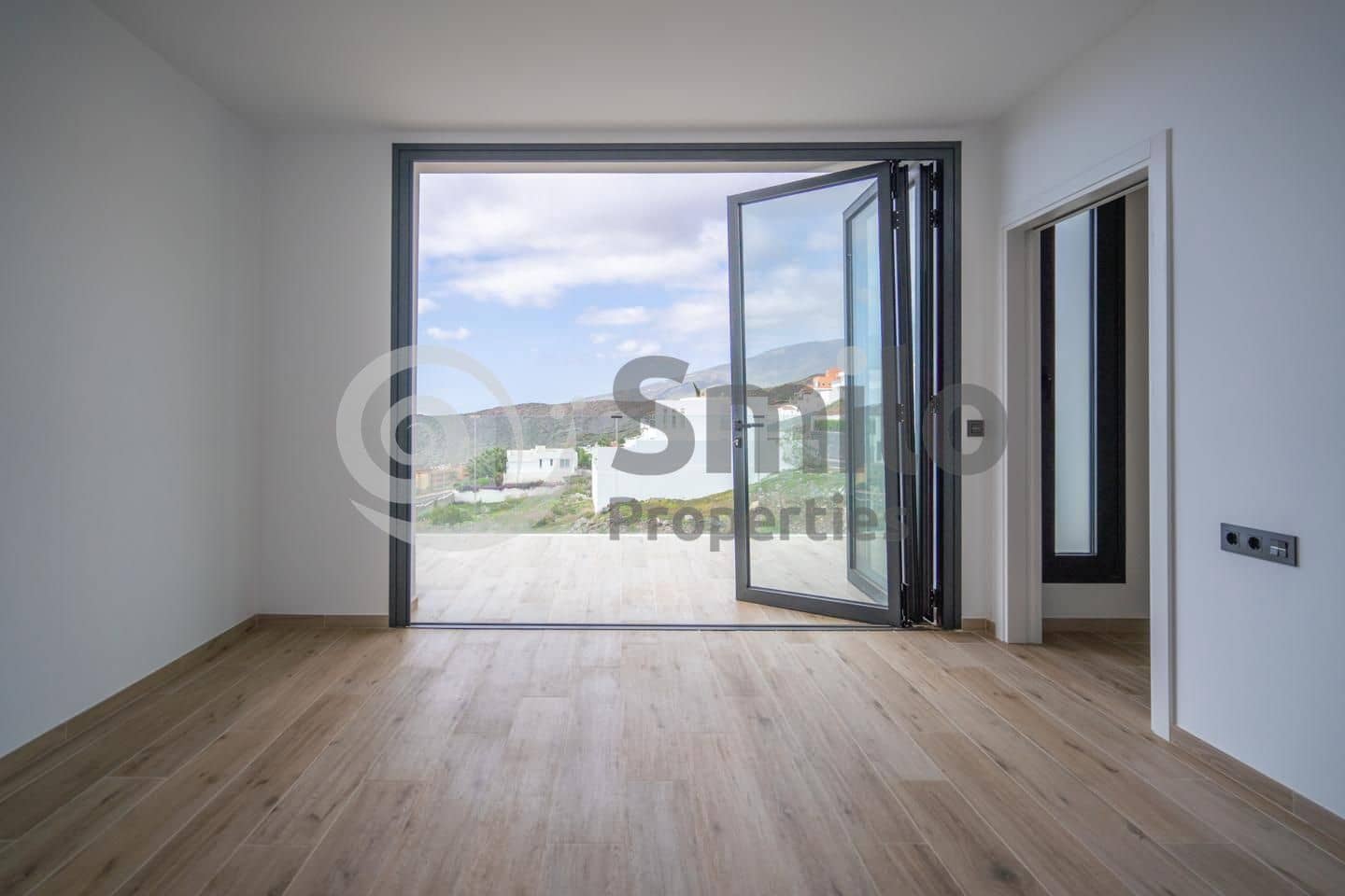4 chambre Villa/Maison à vendre à Adeje avec piscine garage - 1 950 000 € (Ref: 9816201)