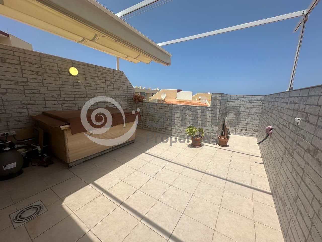 4 bedroom Villa for sale in Adeje with pool - € 740,000 (Ref: 9856050)