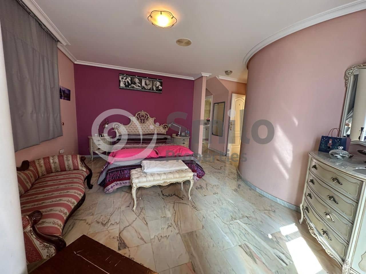 5 soveværelse Villa til salg i Arona med swimmingpool garage - € 735.000 (Ref: 9856051)