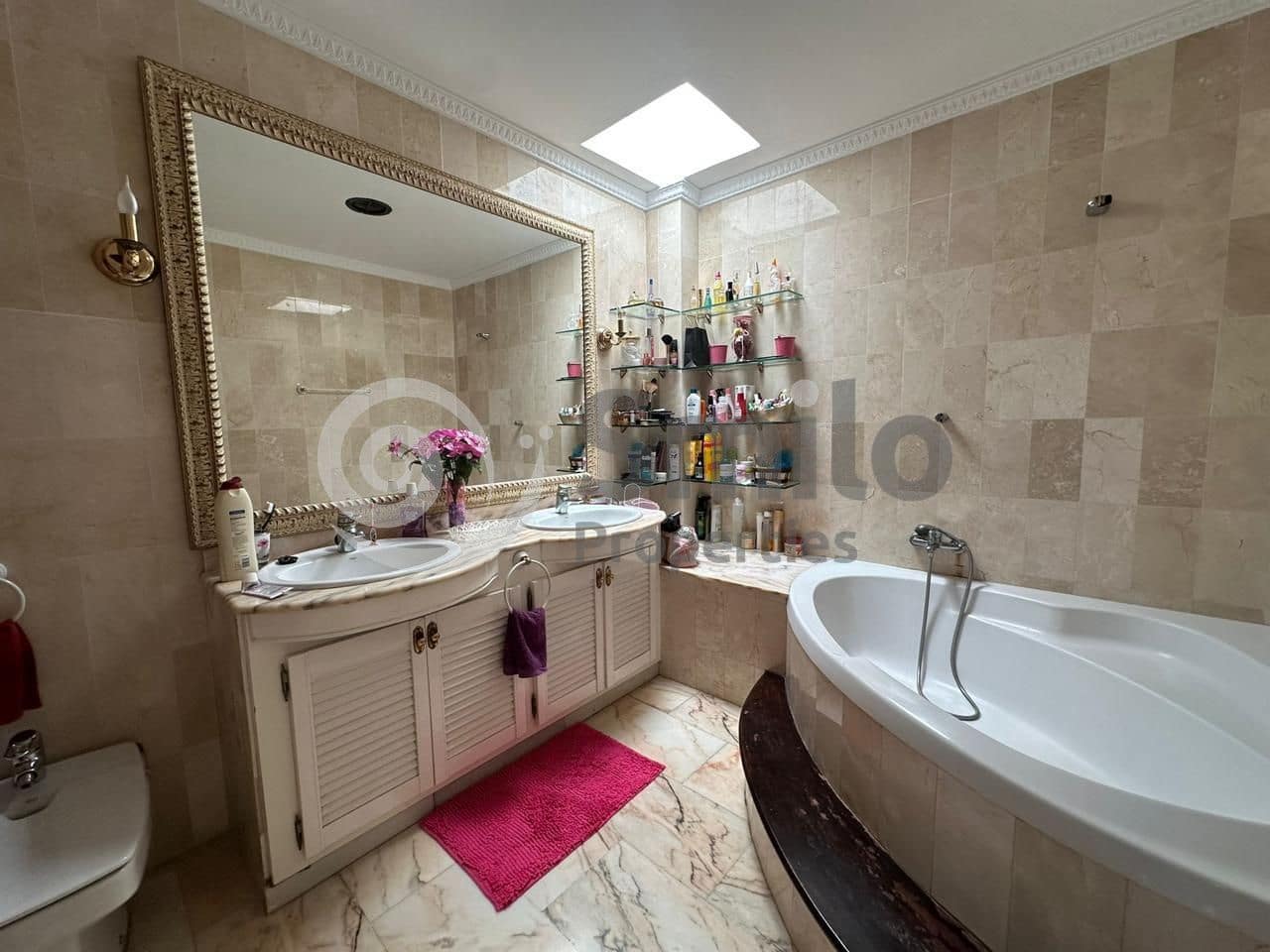 5 soveværelse Villa til salg i Arona med swimmingpool garage - € 735.000 (Ref: 9856051)