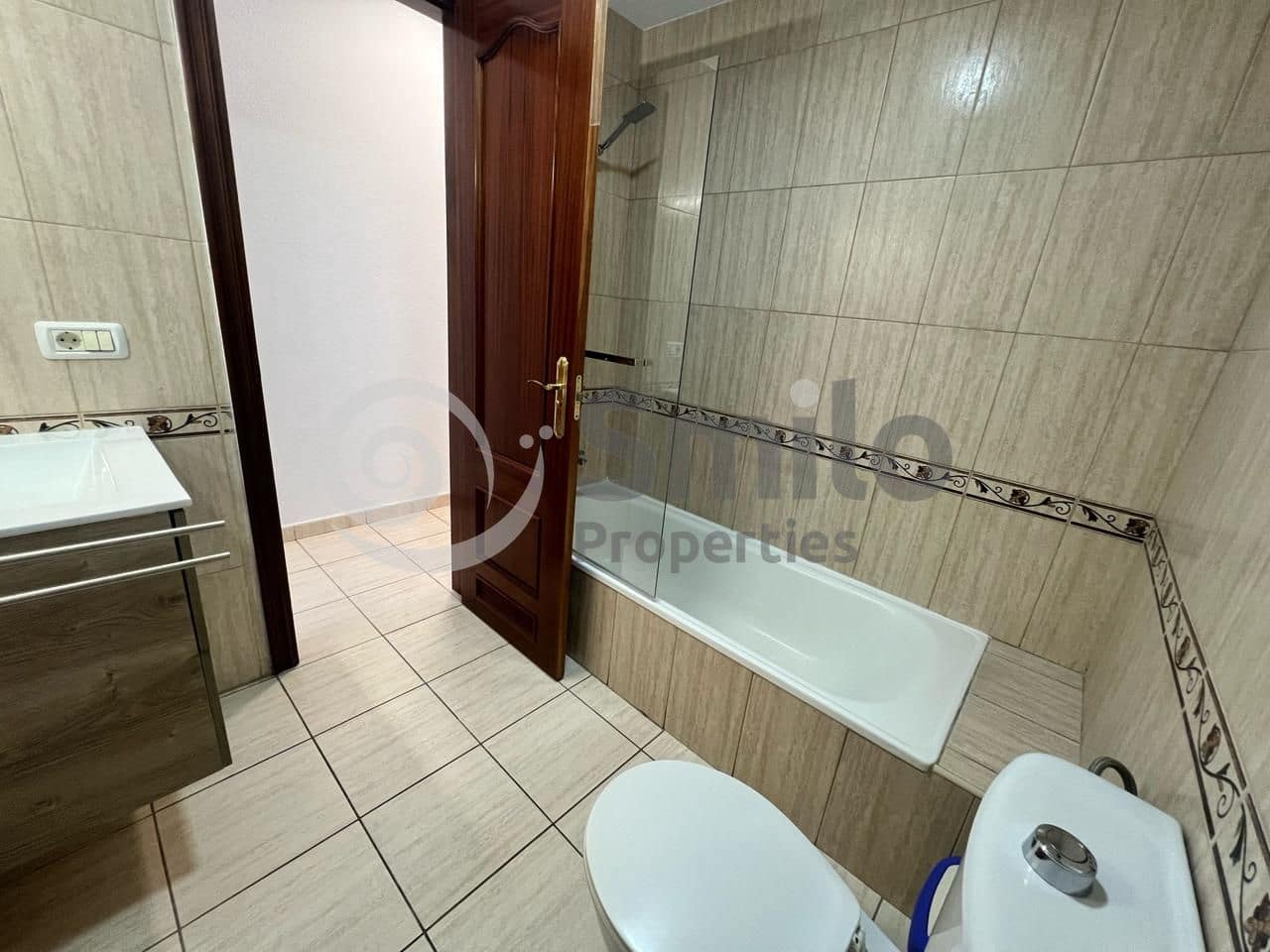 3 bedroom Flat for sale in Arona - € 290,000 (Ref: 9856150)