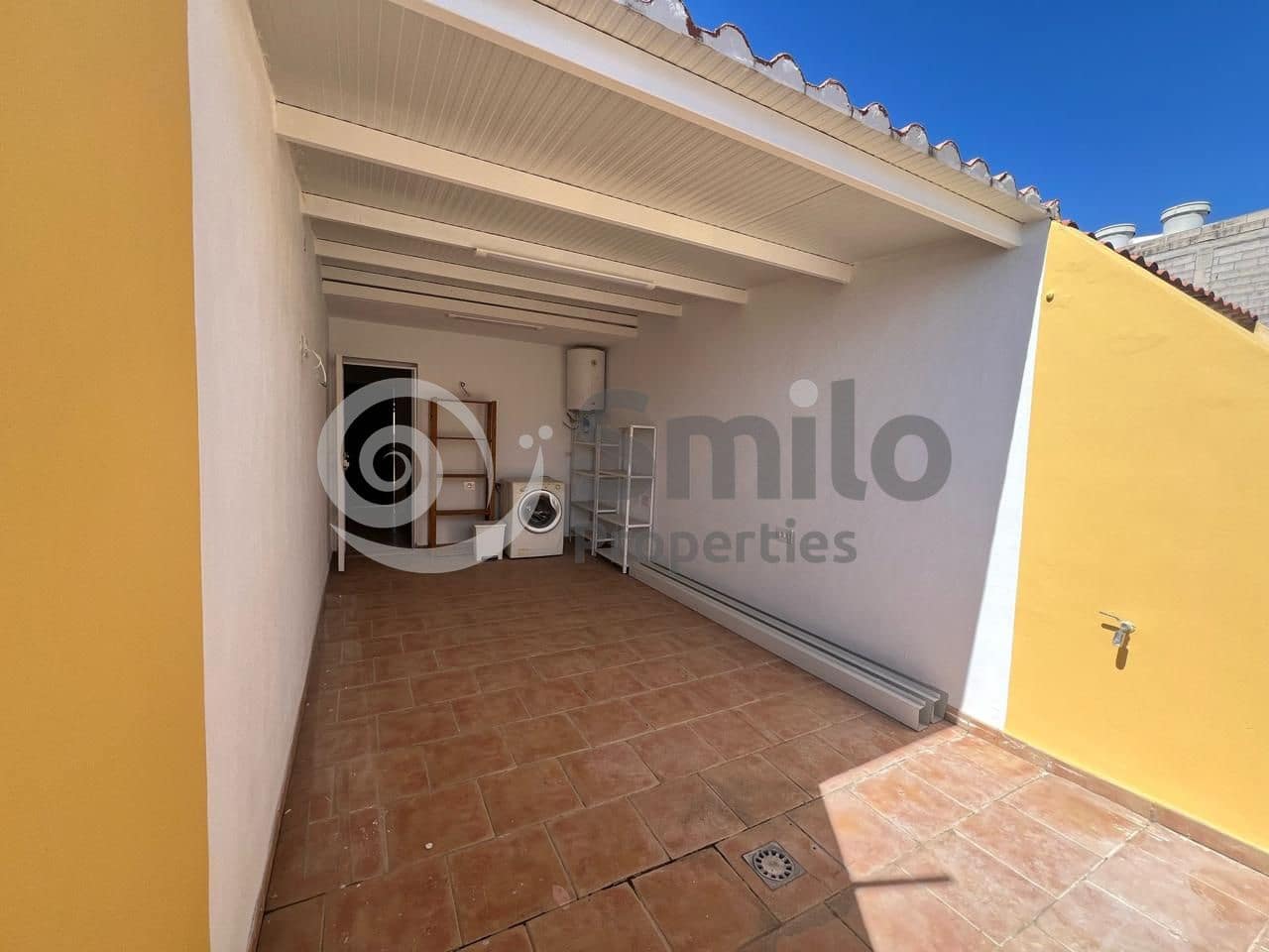 3 bedroom Flat for sale in Arona - € 290,000 (Ref: 9856150)