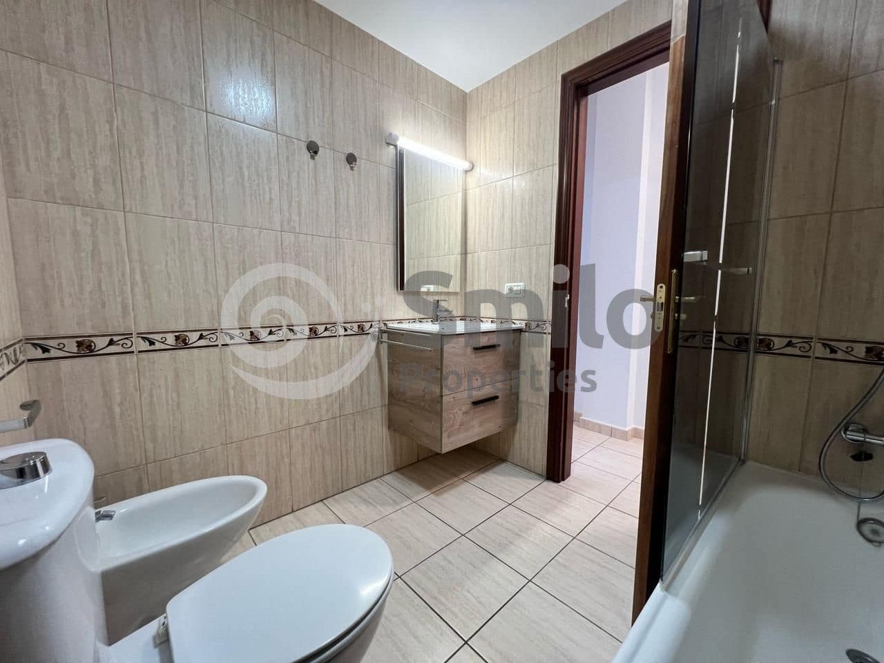 3 bedroom Flat for sale in Arona - € 290,000 (Ref: 9856150)