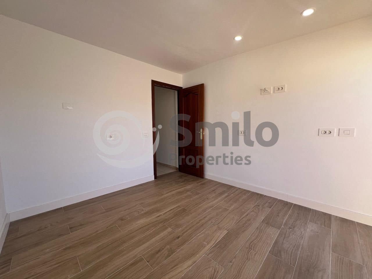 3 bedroom Flat for sale in Arona - € 290,000 (Ref: 9856150)