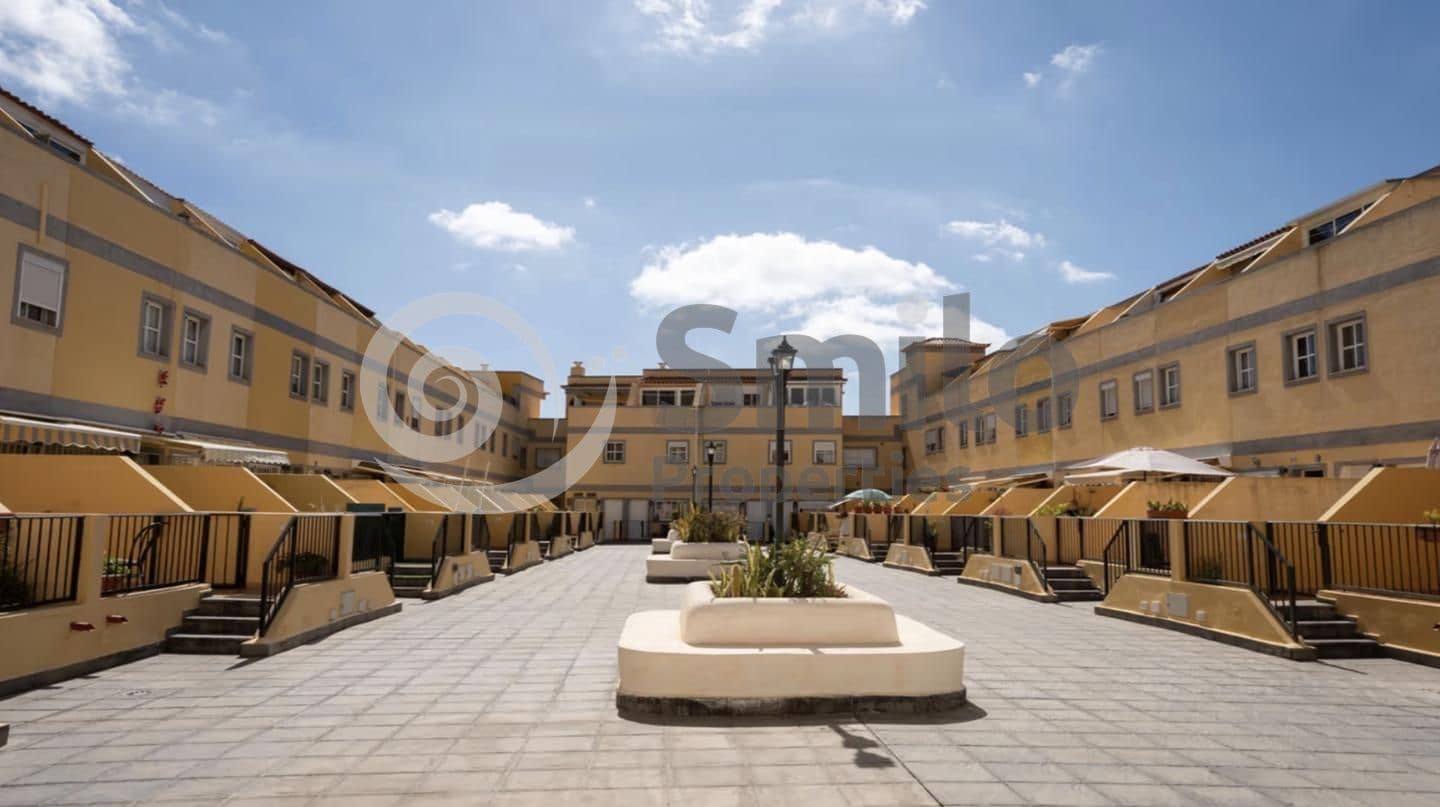 3 bedroom Flat for sale in Arona - € 290,000 (Ref: 9856150)
